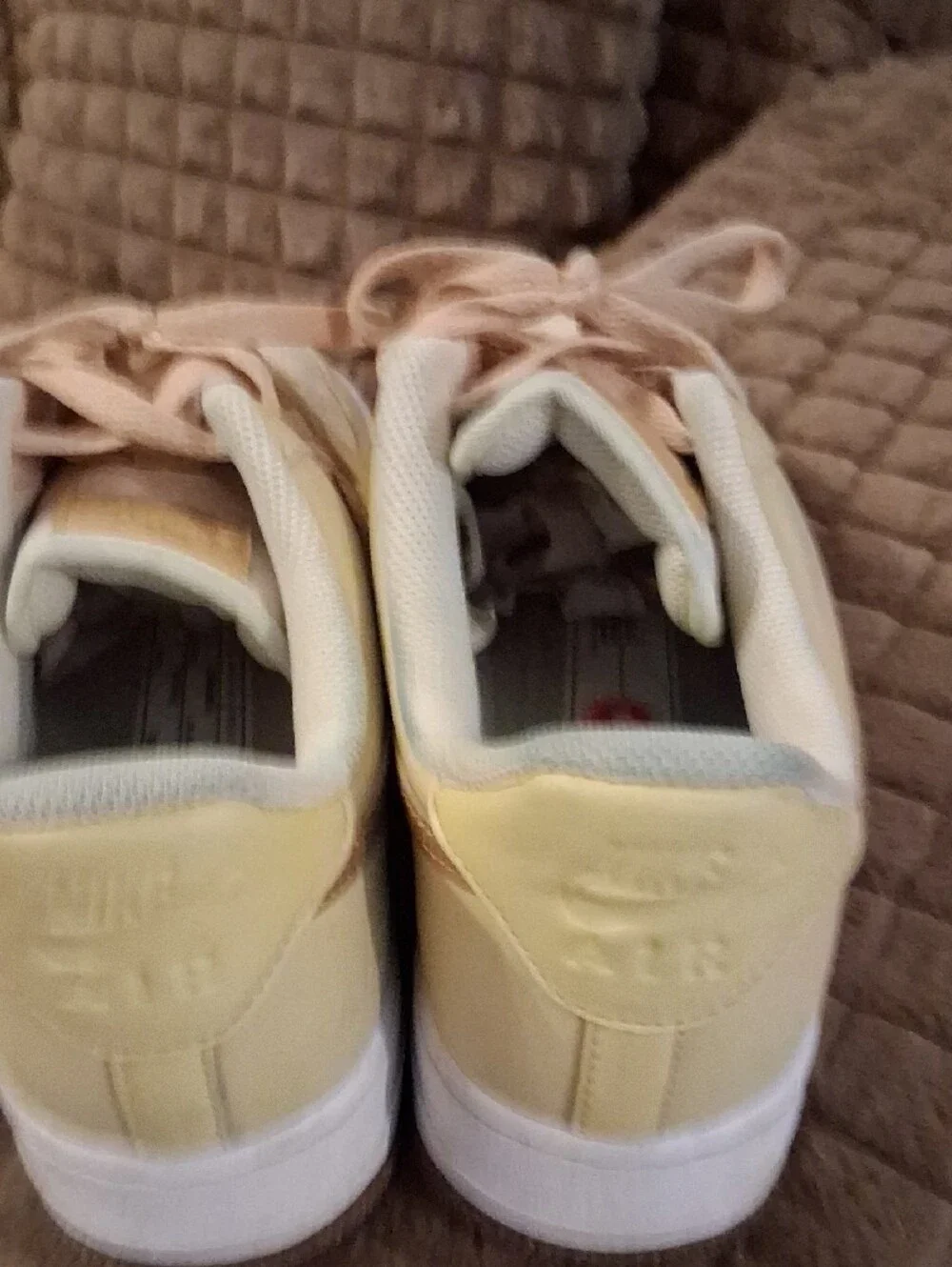 Nike Low-Top Sneakers in Cream, Tan & Brown